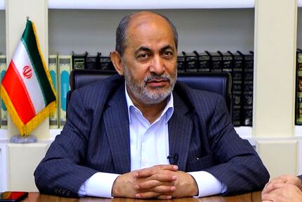 عباس عبدی خطاب به رفیقدوست: چرا حرفهای سفیرانگلیس در باره احمدی نژاد را همان ۱۵سال پیش به مقامات امنیتی نگفتید؟
