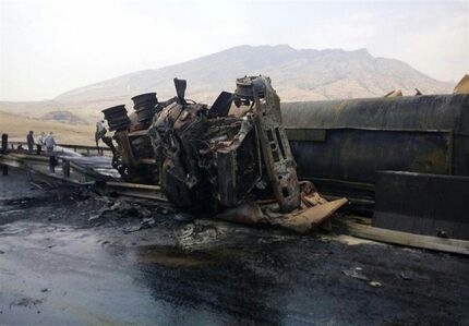 ۲ کشته در واژگونی یک دستگاه کشنده ولوو در محور پلدختر - اسلام آباد غرب 