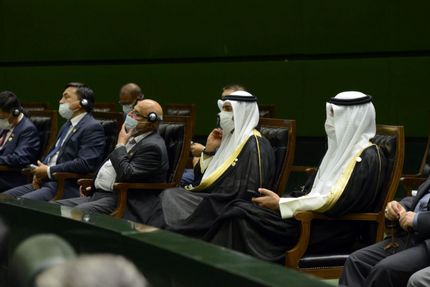 تمام میهمانان حاضر در مراسم تحلیف