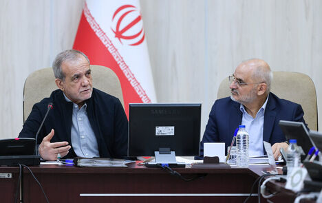 رئیس جمهور: اجرای «روز بدون خودرو» در دستگاه‌های دولتی دنبال می‌شود