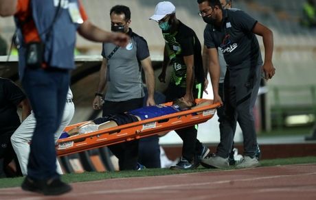 دربی برای استقلال گران تمام شد / عارف غلامی ۶ ماه دور از فوتبال