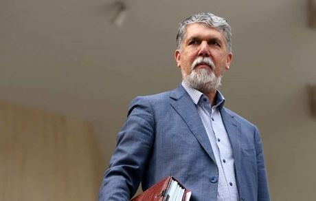 وزیر ارشاد: قرار نیست هنرمندان برای پوشش خود از ما اجازه بگیرند