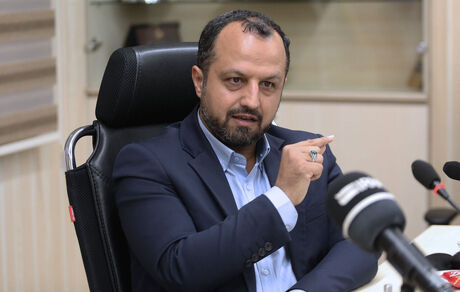 وزیر اقتصاد: روزی که وارد وزارتخانه شدم خزانه ۵۴ میلیارد تومان بدهی داشت