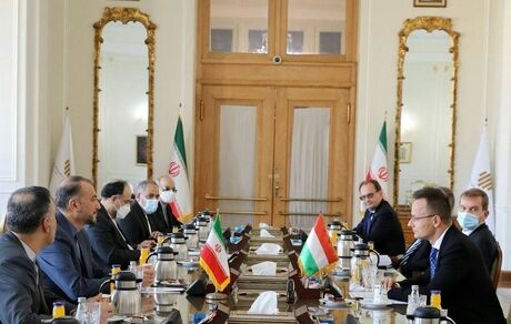 امضای ۵ یادداشت تفاهم همکاری بین ایران و مجارستان
