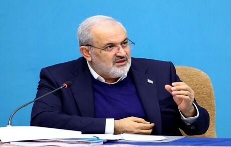 وزیر نیرو: ۱۰ هزار مگاوات مازاد تولید برق داریم / نیروگاه‌های ما پراکنده است