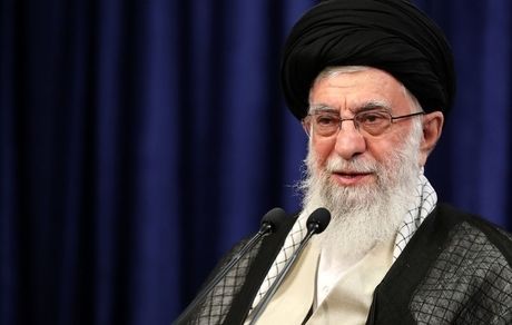رهبر انقلاب: اقتصاد کشور به هیچ وجه نباید به تحولات خارجی پیوند بخورد
