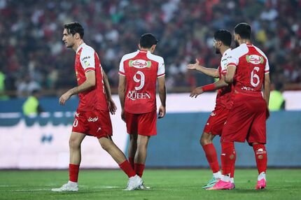 پرسپولیس به سختی و با گل مشکوک، مس رفسنجان را برد و قهرمان شد