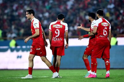 پرسپولیس به سختی و با گل مشکوک، مس رفسنجان را برد و قهرمان شد