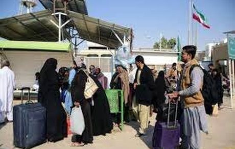 امکان بازگشت زائران ایرانی به کشور از مرزها /خروج به سمت عراق تا اطلاع ثانوی متوقف شد