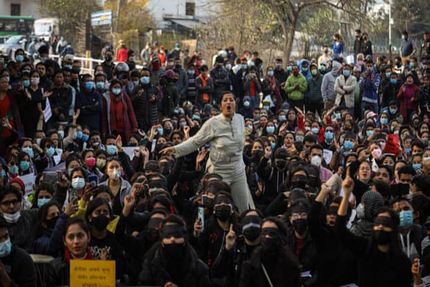 جنجال ممنوعیت سفر زنان نپالی به خارج از کشور