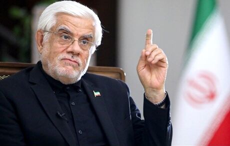 عارف: حضور مقام معظم رهبری در شب عاشورا واقعا استثنایی بود / واژه‌ «تسلیم» در فرهنگ سیاسی و دفاعی کشور ما هیچ جایگاهی ندارد