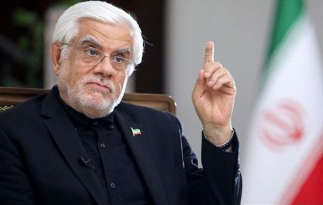 عارف: حضور مقام معظم رهبری در شب عاشورا واقعا استثنایی بود / واژه‌ «تسلیم» در فرهنگ سیاسی و دفاعی کشور ما هیچ جایگاهی ندارد