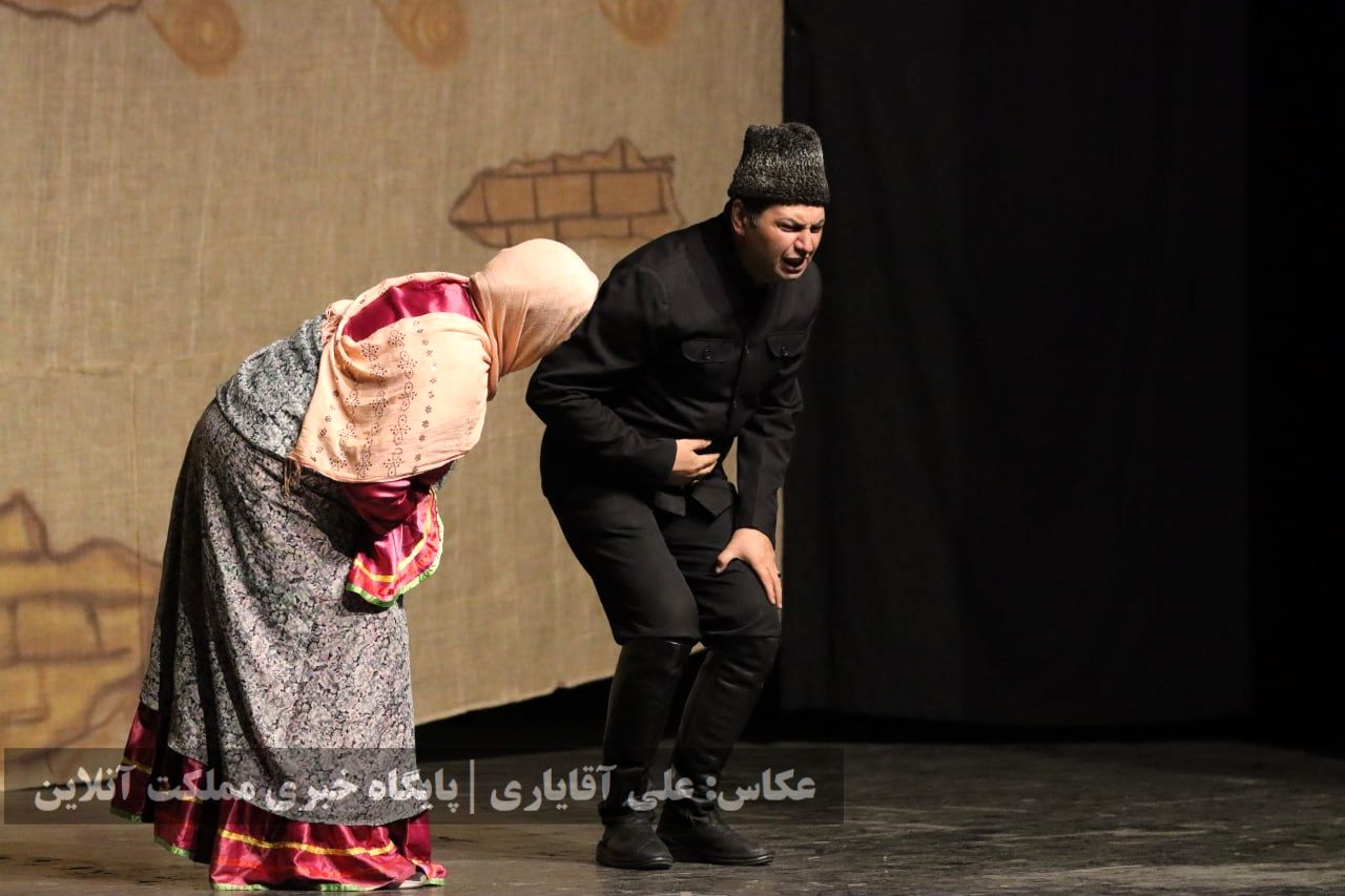نمایش طنز ترکی «قره پاپاق لوطوسو»