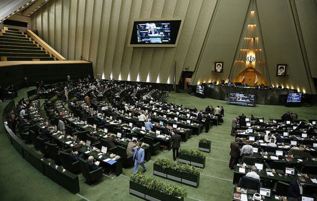 مصوبه مجلس برای تسویه بدهی دولت از محل تحویل نفت خام