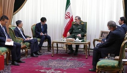 محسن رضایی: آمریکا باید رفتارش را تغییر دهد وگرنه ایران، تنگه هرمز را باز نخواهدکرد