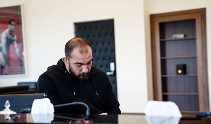 بخشیده شدن کشتی گیر اخراجی / زارع به اردو برگشت