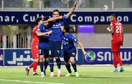 گل‌گهر مدل یونانی، فولاد را در هم کوبید