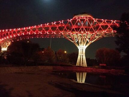 امروز، پل طبیعت قرمز می‌شود