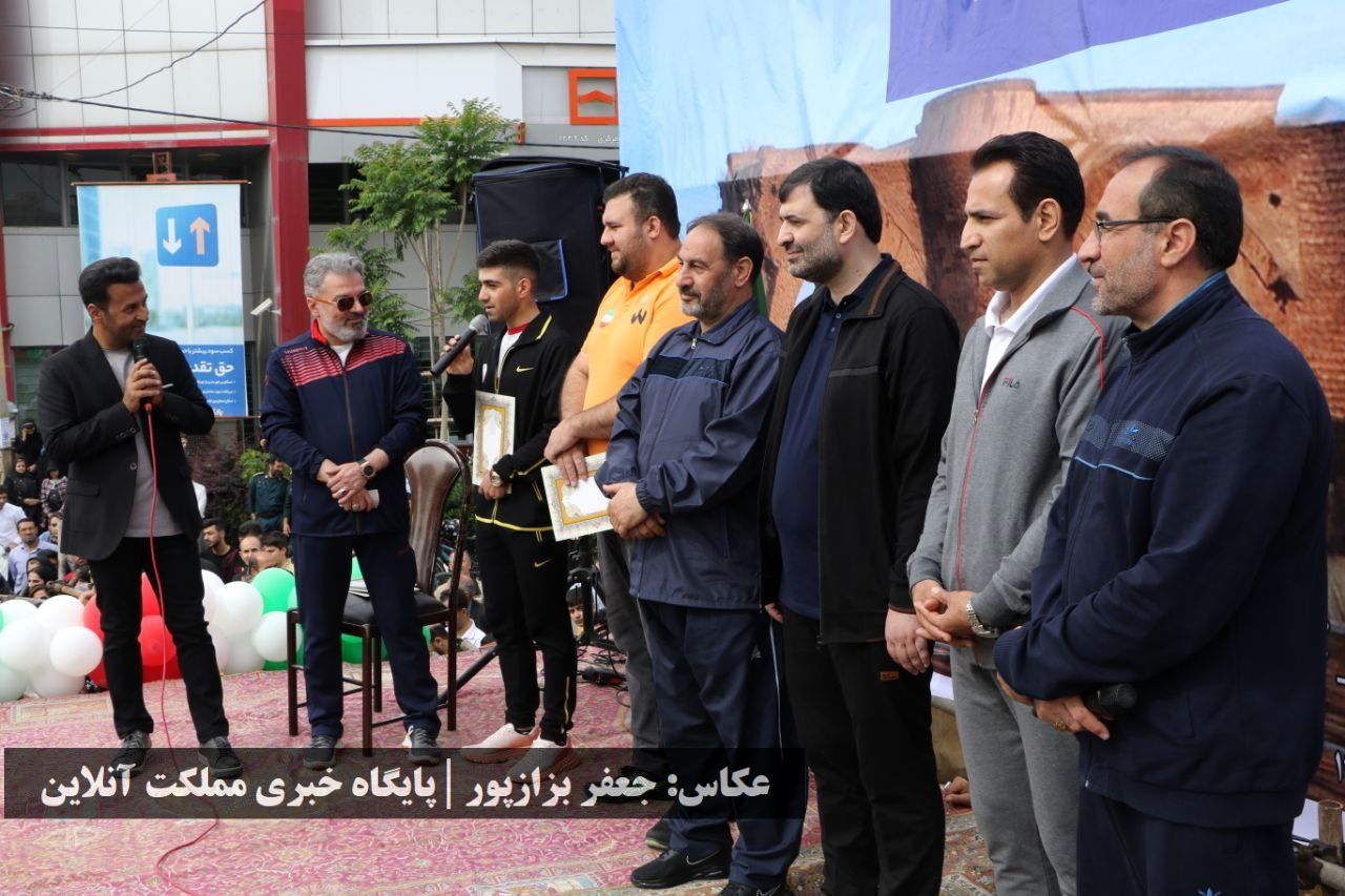 همایش پیاده‌روی خانوادگی و دوچرخه سواری در میاندوآب