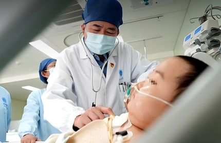کوچک‌ترین قلب مصنوعی جهان در بدن پسربچه ۷ ساله قرار گرفت