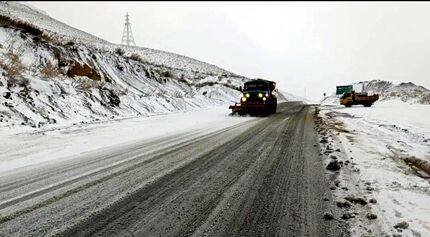 بازگشایی راه ۲۰۰ روستای درگیر برف و کولاک استان لرستان