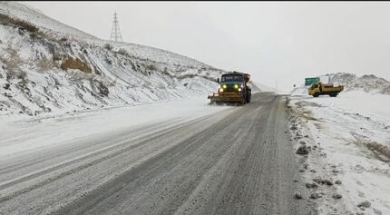 بازگشایی راه ۲۰۰ روستای درگیر برف و کولاک استان لرستان