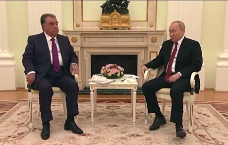 رفتارهای عجیب پوتین در دیدار با رئیس جمهور تاجیکستان