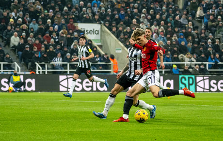 منچستر یونایتد باز هم باخت این بار مقابل نیوکاسل