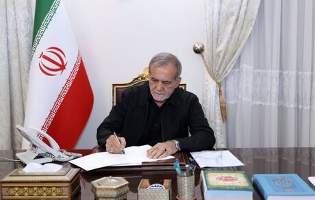 رئیس جمهور: وقتی پای ایران عزیز در میان باشد، ما یک ملت، یک مشت گره‌کرده و یک قلب تپنده‌ایم