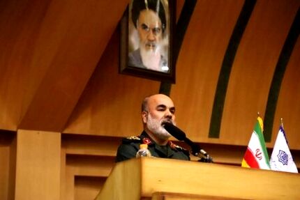 اگر ملل اسلامی در کنار هم بیایند مانند سیل استکبار را نابود می‌کند