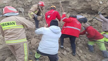 جان باختن ۳ نفر در روستای حرم آباد در پی ریزش آوار