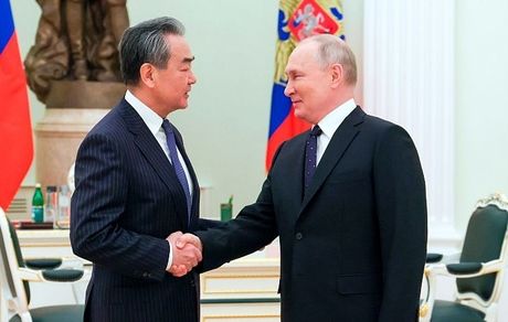 پوتین: روابط روسیه و چین در حال پیشرفت است