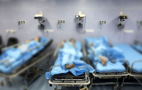 مسمومیت ۴۰ نفر از دانشجویان دانشکده علوم پزشکی شوشتر بعد از صرف شام