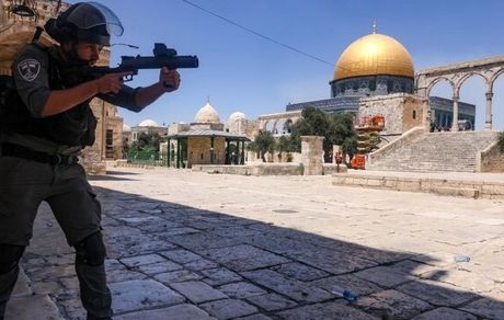 سومین روز یورش صهیونیست‌ها به مسجدالاقصی/اسرائیلی‌ها فردا راهپیمایی پرچم برگزار می‌کنند