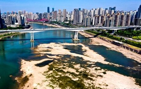 بحران آب و برق به چین رسید / پکن بدنبال بهره گیری از باران مصنوعی