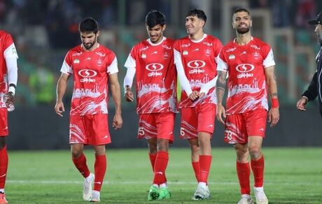 تمدید قرارداد وحید امیری و یک بازیکن دیگر پرسپولیس با قرمزها