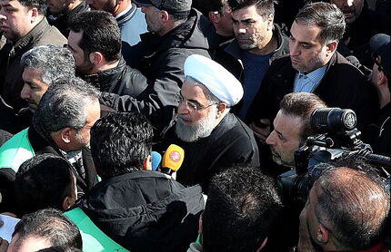 روحانی: برای مردم ایران هیچ روزی به عظمت و بزرگی ۲۲ بهمن نیست