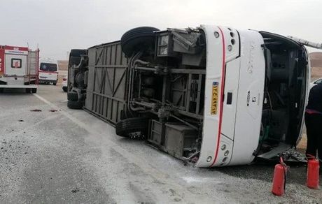 واژگونی اتوبوس این بار در محور اهواز به شوش با ۱۳ مصدوم