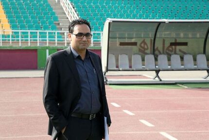 باشگاه گل‌گهر: با مربی یونانی ۲ میلیون یورو قرارداد نبسته‌ایم