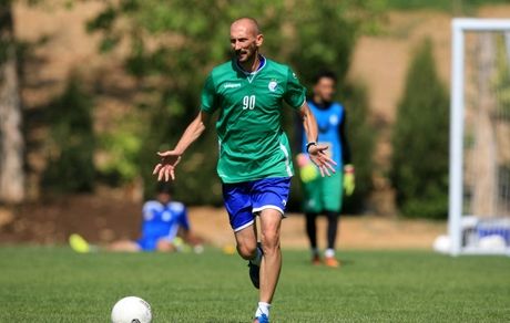 دستیار استراماچونی گزینه هدایت استقلال است؟