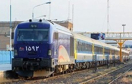 هجوم خریداران بلیت‌های نوروزی قطار؛ در ساعت اول ۱۱ هزار بلیت فروش رفت