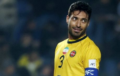 حمله تند کاپیتان تراکتور به گزارشگر و مجری تلویزیون: او دلقک است