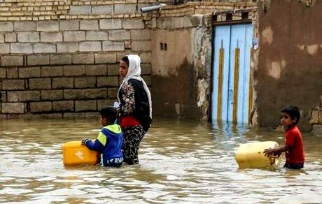 توزیع  ۱۵ هزار بسته‌ غذایی در مناطق سیل‌زده توسط بنیاد مستضعفان