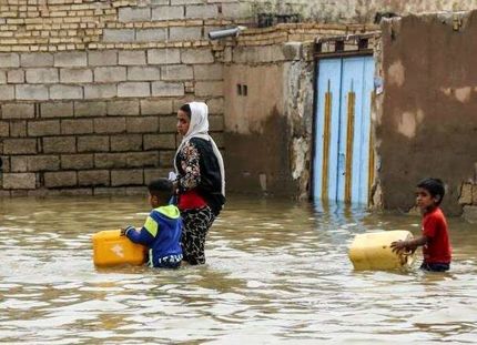 توزیع  ۱۵ هزار بسته‌ غذایی در مناطق سیل‌زده توسط بنیاد مستضعفان
