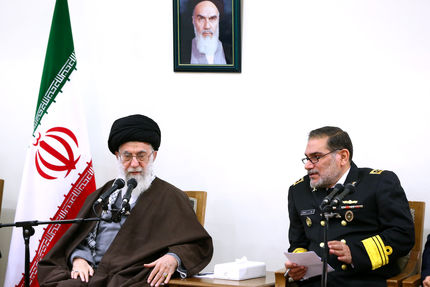 پاسخ رهبر انقلاب به نامه شمخانی درباره حوادث اخیر؛ «رأفت اسلامی» مبنا باشد