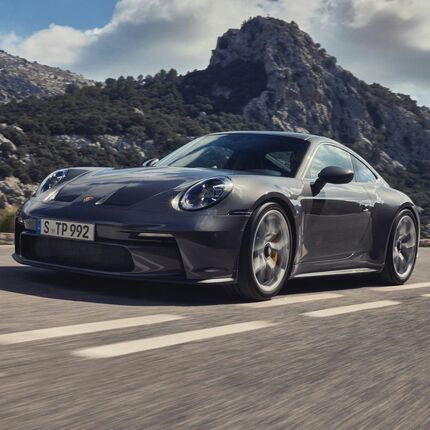 معرفی خودروی پورشه  911 GT3 تورینگ با ۵۰۲ اسب بخار قدرت