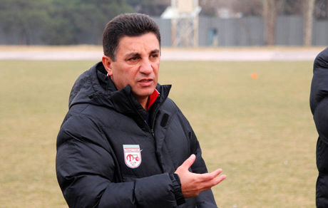 
قلعه‌نویی: به خاطر یک مصاحبه گزینه تیم‌ملی نیستم/ باختن به عراق و بحرین هدیه خدا بود!
