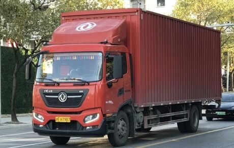معرفی کامیون جدید شرکت سایپادیزل بدون تخت خواب راننده