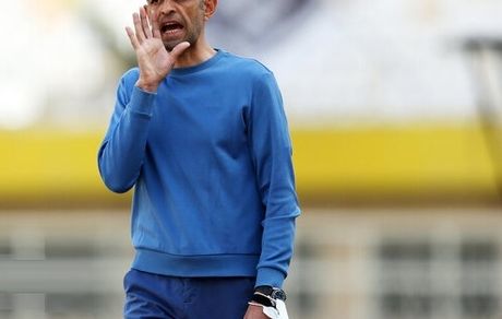 سرمربی مس رفسنجان نیامده می‌رود