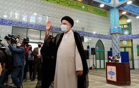 سیدابراهیم رئیسی رای خود را به صندوق انداخت